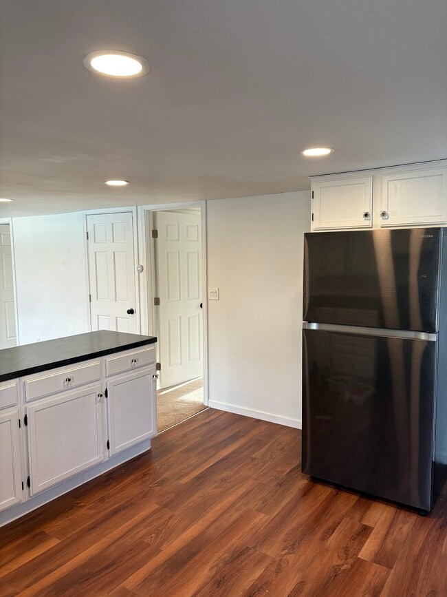 31 Merritt Ave 2nd Floor, Unit 31 Merritt Ave 2nd Floor in Woodbridge, CT - Foto de edificio - Building Photo