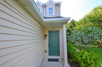 2843 Rutland Cir in Naperville, IL - Building Photo - Building Photo