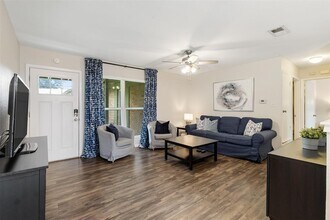 2200 Lanier Dr in Austin, TX - Building Photo - Building Photo