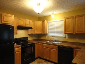 2356 Maribeth Pl in Grove City, OH - Foto de edificio - Building Photo