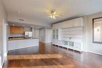 1200 Main St in Dallas, TX - Foto de edificio - Building Photo