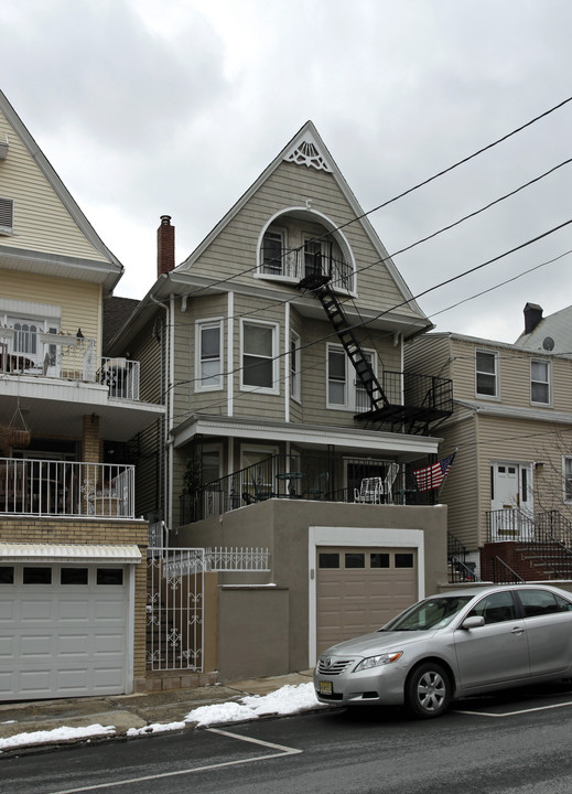 17 48th St in Weehawken, NJ - Building Photo