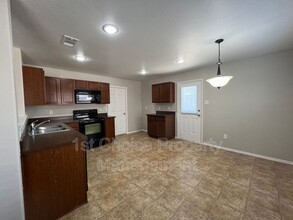 2421 Clairborne Dr in Fort Worth, TX - Building Photo - Building Photo
