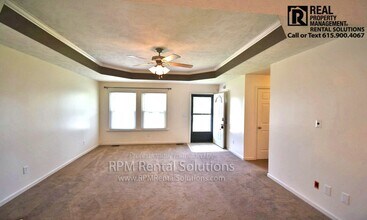 407 Waters Edge Ln in La Vergne, TN - Building Photo - Building Photo