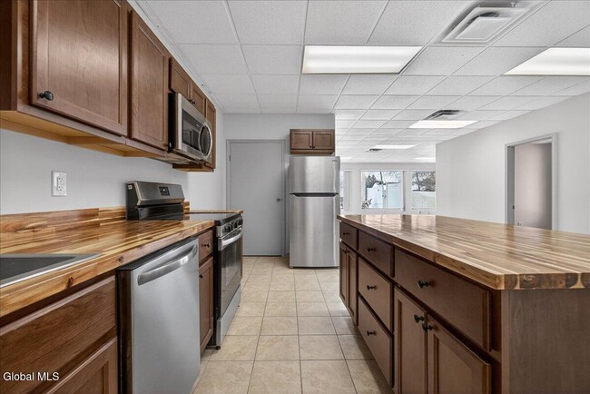 54 Freemans Bridge Rd in Schenectady, NY - Foto de edificio - Building Photo