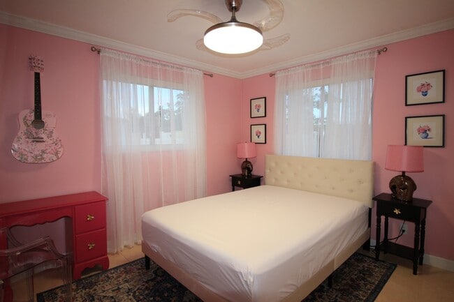 property at 1031 N 74th Terrace