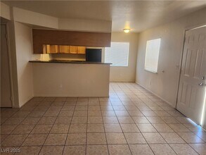 3437 E Cheyenne Ave in North Las Vegas, NV - Building Photo - Building Photo