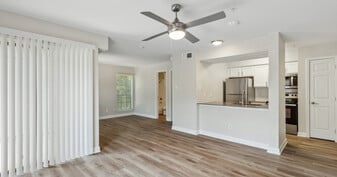 Verandahs at Cliffside in Arlington, TX - Building Photo