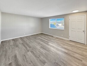 7053-7055 W Ustick Rd in Boise, ID - Building Photo - Building Photo