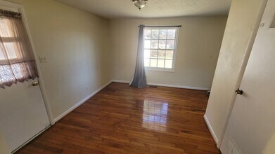 5137 Raynor Rd in Garner, NC - Building Photo - Building Photo