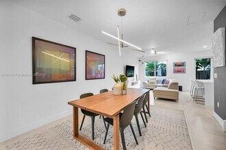 10257 NW 72nd St in Doral, FL - Building Photo - Building Photo