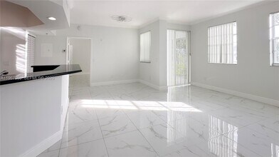 3255 NE 184th St, Unit 12105 in Aventura, FL - Building Photo - Building Photo