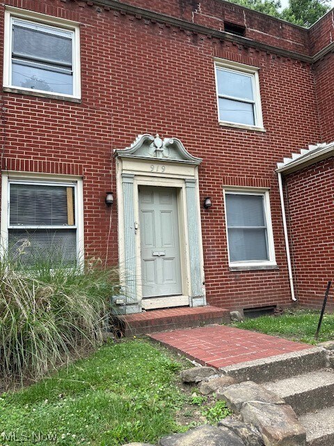 911 Findley Ave-Unit -B in Zanesville, OH - Building Photo