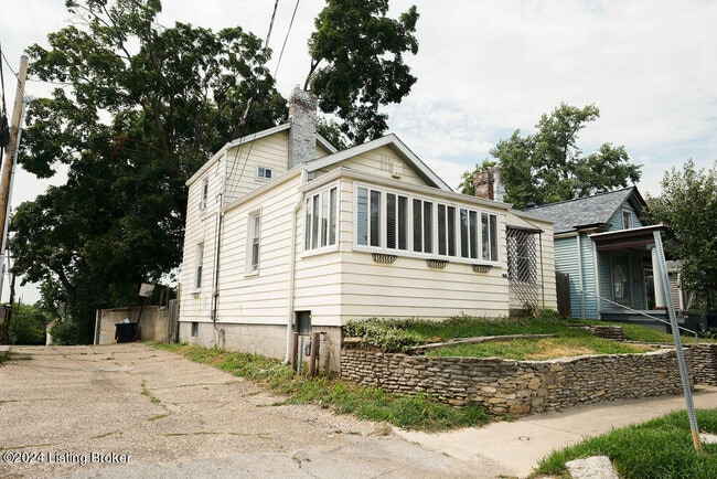 property at 208 Pope St