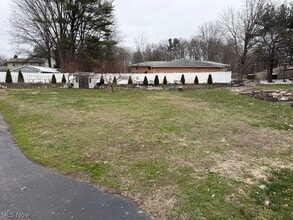 6644 Ravenwood Ave NW in Canton, OH - Building Photo - Building Photo