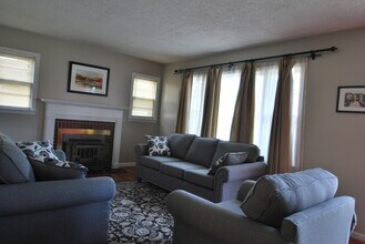 216 Zandale Dr in Lexington, KY - Building Photo - Building Photo