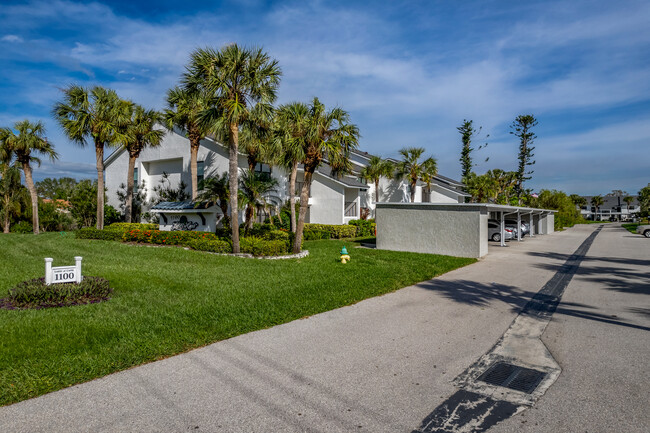 Lakes of Capri in Venice, FL - Building Photo - Building Photo