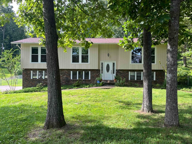 2725 Shropshire Blvd in Powell, TN - Building Photo - Building Photo