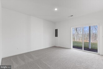 36121 Wilderness Shores Way in Locust Grove, VA - Building Photo - Building Photo