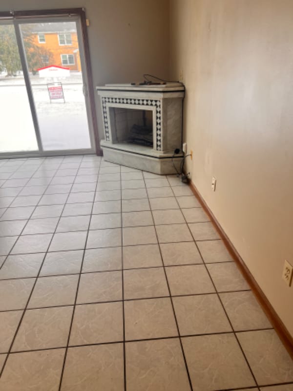 9920 Delray Dr in New Middletown, OH - Foto de edificio - Building Photo