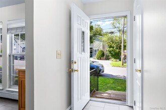 26 Pequot Ave in Port Washington, NY - Building Photo - Building Photo