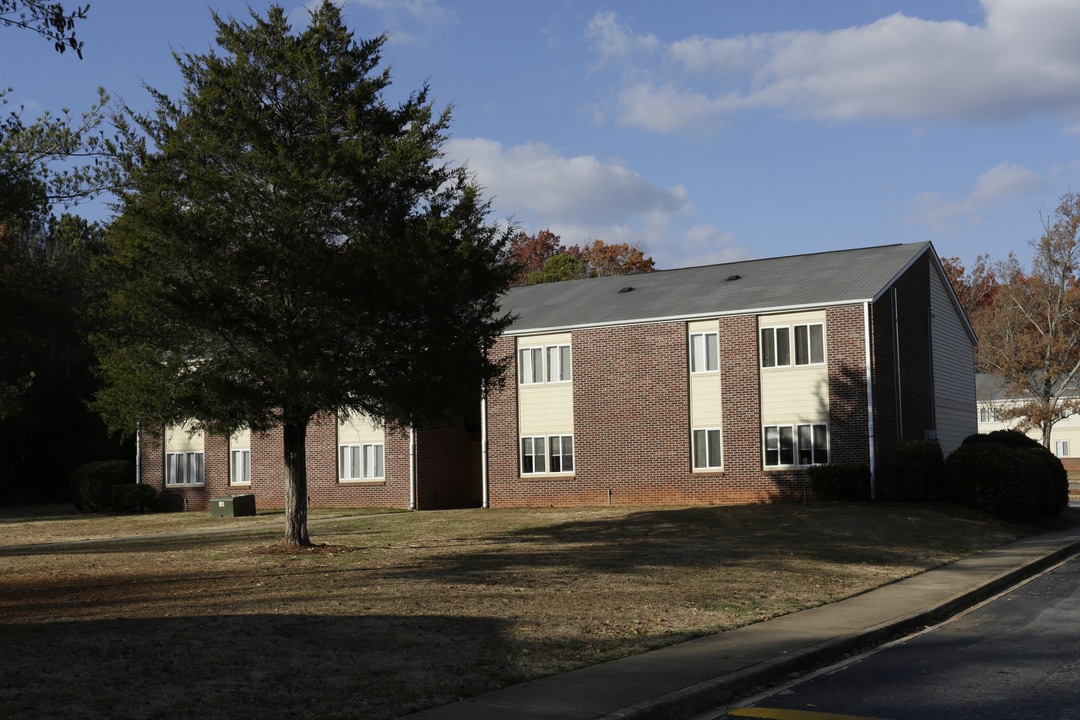 Woodside Apartments in Iva, SC - Foto de edificio