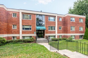 Paddington Square in Silver Spring, MD - Building Photo