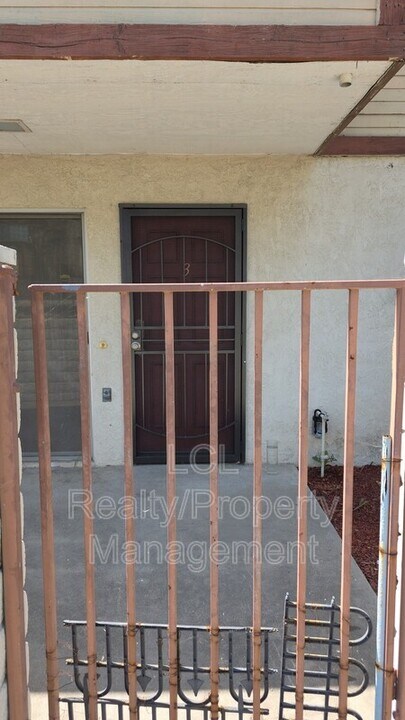 1452 E 5th St, Unit Apt 3 in Ontario, CA - Foto de edificio
