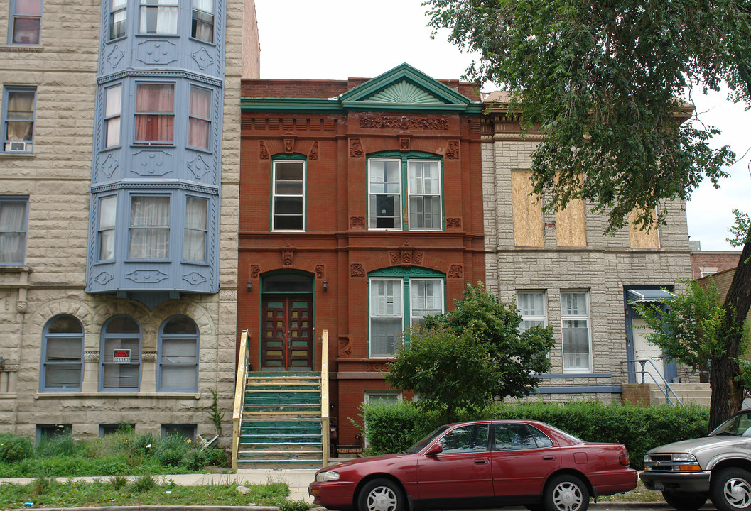 227 S Racine Ave in Chicago, IL - Foto de edificio