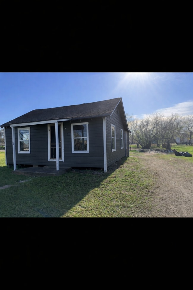 property at 105 N Avenue D