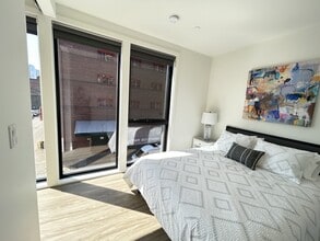 DOCK 59 APARTMENTS in Portland, OR - Building Photo - Building Photo