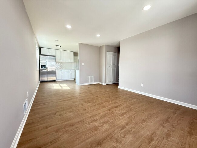 400 Vernon Ct in Glen Burnie, MD - Building Photo - Building Photo