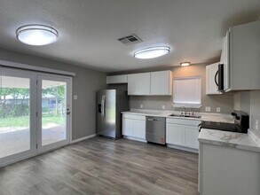 1212 La Porte Dr in Waco, TX - Building Photo - Building Photo