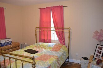 1117 Chestnut St, Unit 2 in Newton, MA - Building Photo - Building Photo