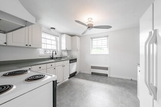 35 Hamilton Rd in Belmont, MA - Building Photo - Building Photo