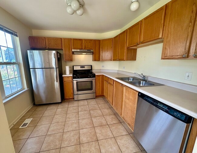 2235 Waterleaf Ct in Naperville, IL - Building Photo - Building Photo