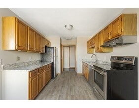 21 Middlesex Ave in Worcester, MA - Building Photo - Building Photo