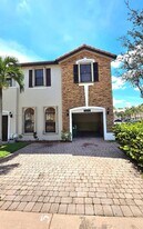 3252 NW 103rd Pl in Doral, FL - Building Photo