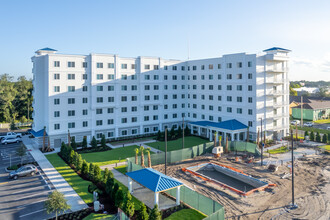 55+ Madison Landing Senior Apartments in Orlando, FL - Building Photo - Building Photo