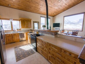 1228 Palmers Dr, Unit House in Silverthorne, CO - Foto de edificio - Building Photo