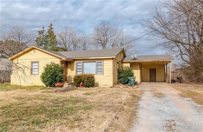 property at 1908 W Lawson St