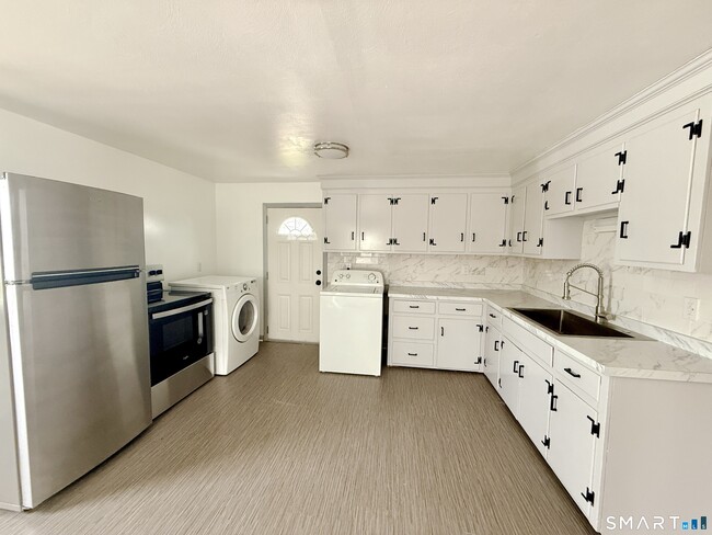 91 Enright St in West Haven, CT - Building Photo - Building Photo