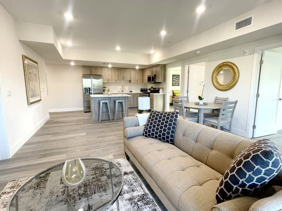 The Hobart Apartments in Los Angeles, CA - Building Photo