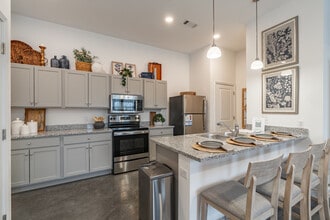 Lakeland Town Square in Lakeland, TN - Building Photo - Interior Photo