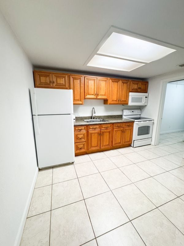7130 Southgate Blvd in Tamarac, FL - Building Photo - Building Photo