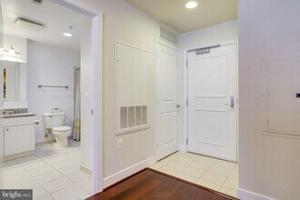3600 S Glebe Rd in Arlington, VA - Building Photo - Building Photo