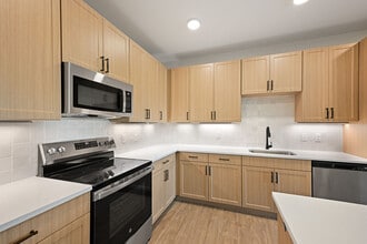 The Canopy on Western in Waldorf, MD - Building Photo - Building Photo