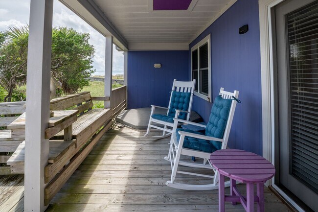 403 Carolina Beach Ave S in Carolina Beach, NC - Building Photo - Building Photo