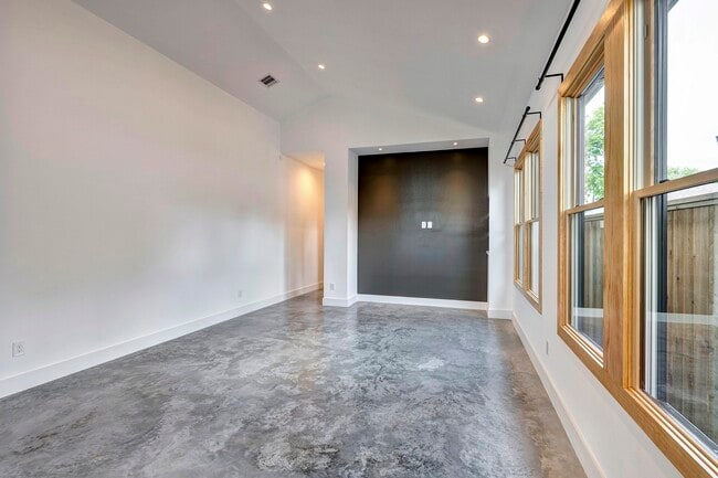 property at 907 Kern St