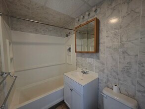274 Plantation St, Unit 3rd Unit in Worcester, MA - Building Photo - Building Photo